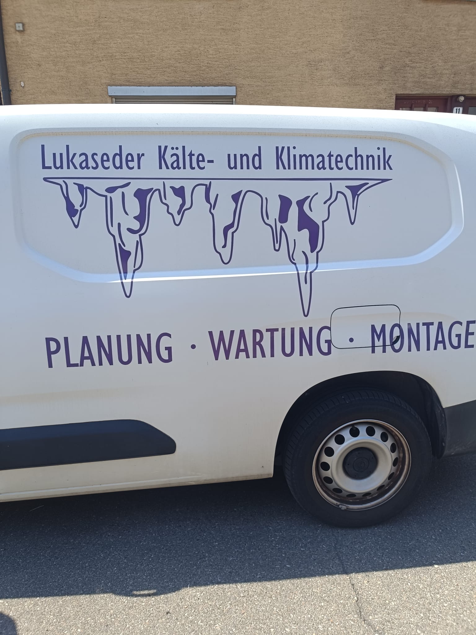 Servicefahrzeug von Lukaseder Kälte- und Klimatechnik